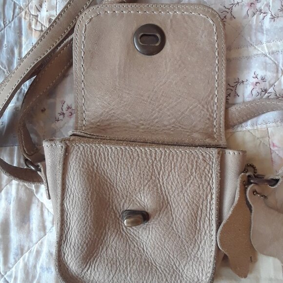 Vintage ROOTS Mini Crossbody Bag - Picture 9 of 16